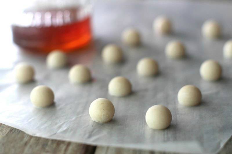 Лепешка с горчицей и медом при кашле у ребенка